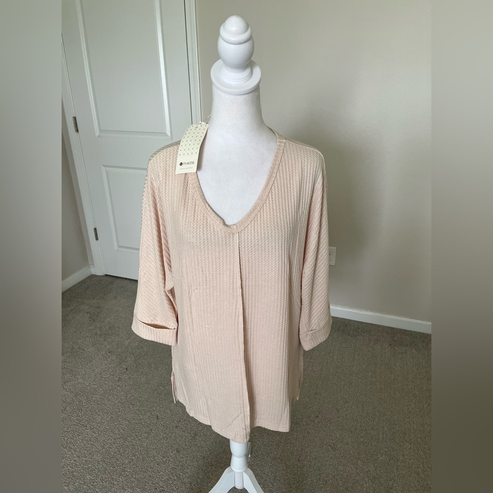 NWT Evaless Cream Waffle VNeck Top Size L